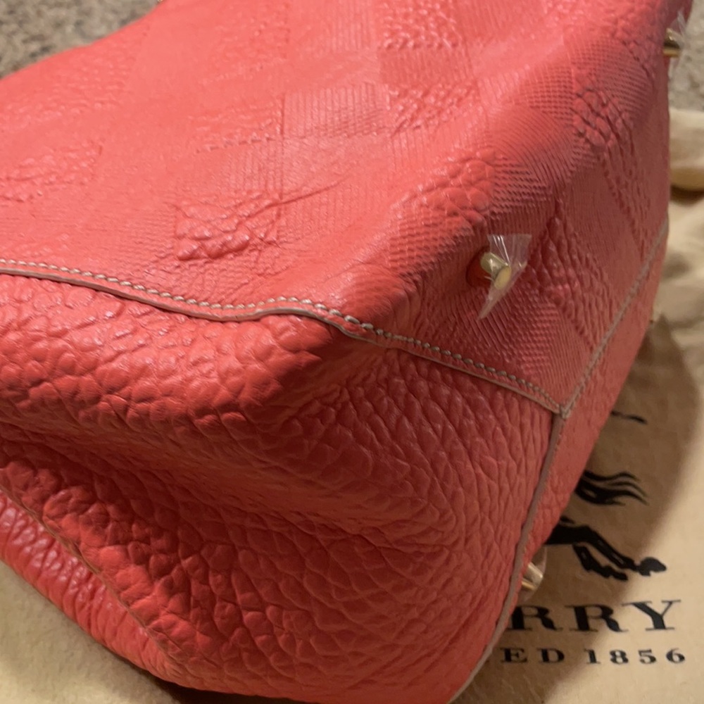 Burberry Signature Grain Check Canterbury Tote - Picture 14 of 16